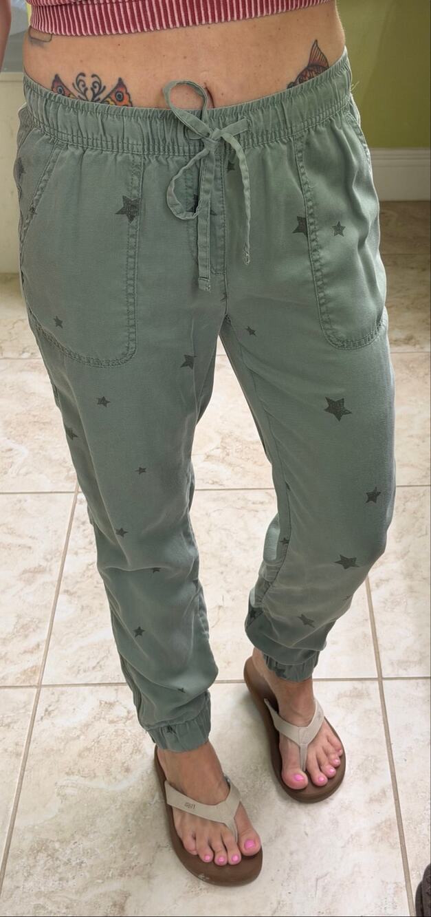C&C California 100% Lyocell Olive Green Star Print XS Jogger Pants XS